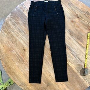 Adrienne Vittadini plaid (black and gray) pants size 6